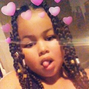 Meet your Posher, Alydia